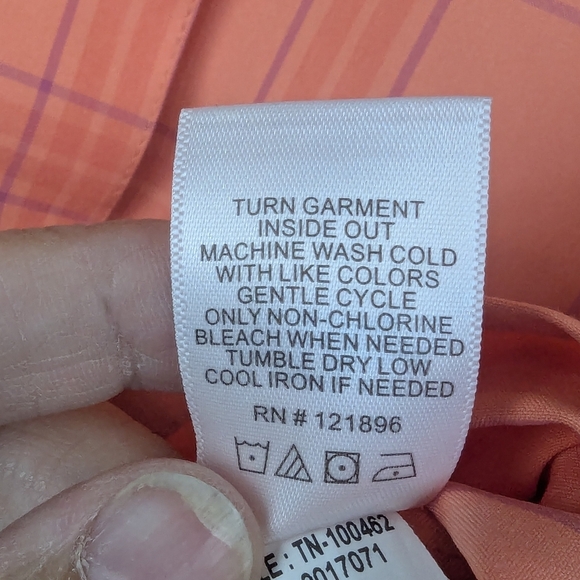 Title Nine Tuolumne Tech XS Button Down Shirt In Coral Plaid - Picture 10 of 13